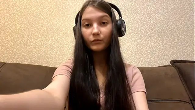 AurorAurora online show from 12/22/25, 09:09