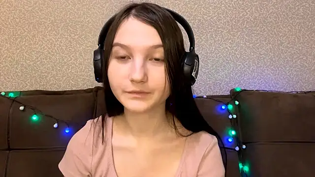 AurorAurora online show from 12/15/25, 08:31