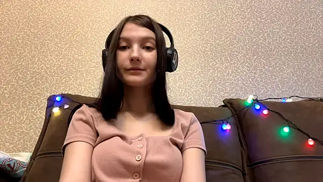 AurorAurora online show from 12/18/25, 08:30