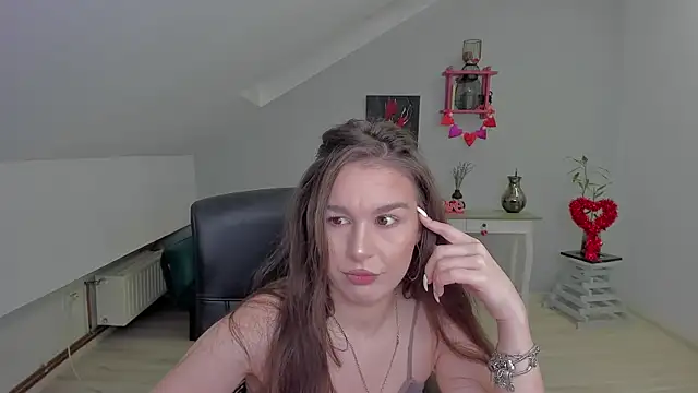 LouannaHart online show from 02/13/26, 04:45