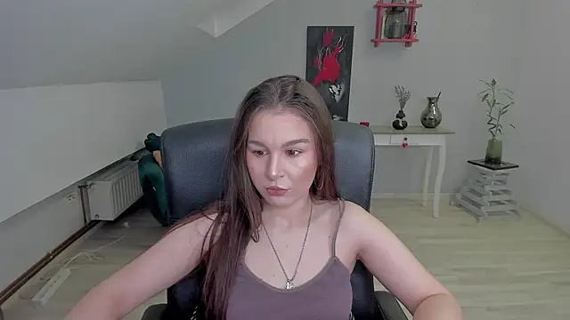 LouannaHart online show from 02/09/26, 04:54