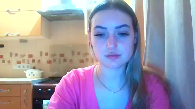 Snapshot of RobinWalker chatting on 11/17/25, 10:25 RobinWalker online show from 11/17/25, 10:25