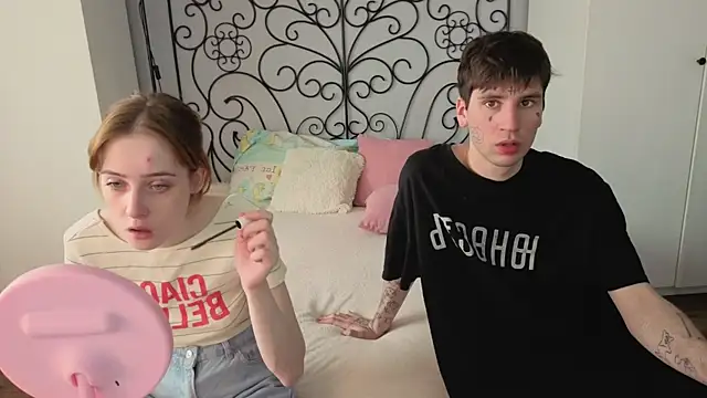 Danny loves Mary online show from 04/01/26, 02:02