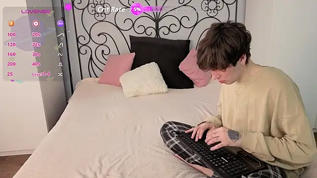 Snapshot of Danny_loves_Mary chatting on 02/19/26, 01:57 Danny loves Mary online show from 02/19/26, 01:57