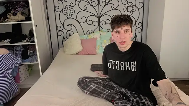 Danny loves Mary online show from 03/11/26, 11:37