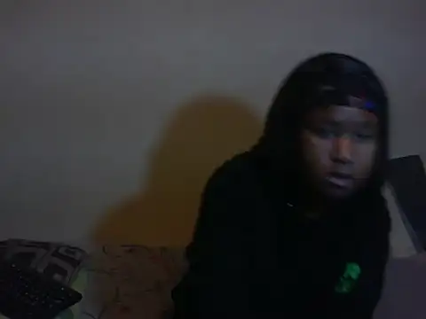 Snapshot of Diva-girl chatting on 11/16/25, 06:29 Diva-girl online show from 11/16/25, 06:29