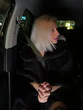 HOTLadyluna online show from 02/27/26, 09:36