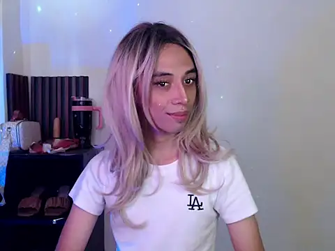 Snapshot of evelynfucker chatting on 11/11/25, 06:19 evelynfucker online show from 11/11/25, 06:19