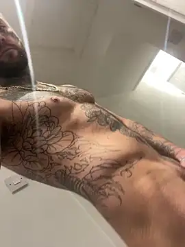 Snapshot of magicmichaell chatting on 11/10/25, 01:27 magicmichaell online show from 11/10/25, 01:27