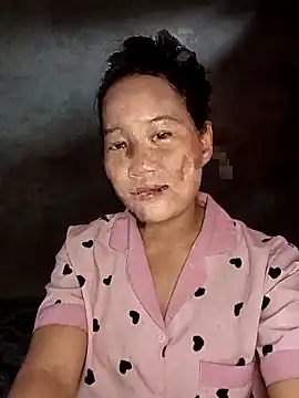 -Huong-99 online show from 11/17/25, 02:48