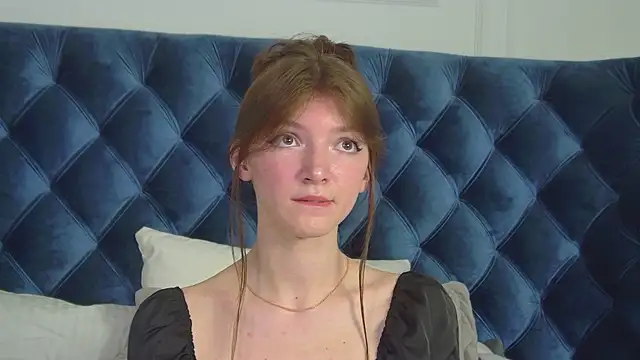 Snapshot of SophiaProve chatting on 04/06/26, 04:30 SophiaProve online show from 04/06/26, 04:30