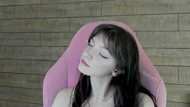 Snapshot of SophiaProve chatting on 04/09/26, 04:35 SophiaProve online show from 04/09/26, 04:35