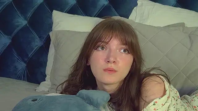 Snapshot of SophiaProve chatting on 03/28/26, 04:24 SophiaProve online show from 03/28/26, 04:24