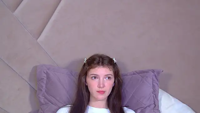 Snapshot of SophiaProve chatting on 07/14/26, 02:05 SophiaProve online show from 07/14/26, 02:05