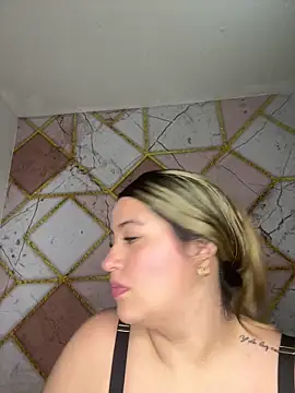 Snapshot of Amira_Malia chatting on 05/02/26, 03:17 Amira Malia online show from 05/02/26, 03:17