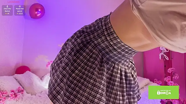 Kitty gaze online show from 12/19/25, 02:41