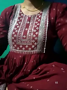 Snapshot of Hot__girls001 chatting on 11/13/25, 11:47 Hot girls001 online show from 11/13/25, 11:47