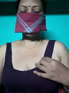 Snapshot of Hot__girls001 chatting on 11/10/25, 06:24 Hot girls001 online show from 11/10/25, 06:24