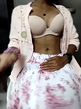 Snapshot of Rani__telugu chatting on 11/17/25, 04:44 Rani telugu online show from 11/17/25, 04:44