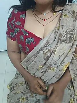 Snapshot of Rani__telugu chatting on 11/28/25, 04:29 Rani telugu online show from 11/28/25, 04:29