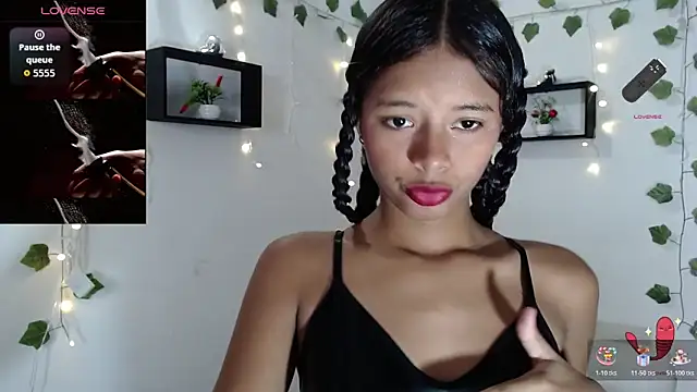 Nikolle sexy online show from 11/10/25, 02:33