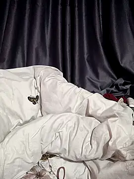 MiHeni online show from 03/27/26, 04:08