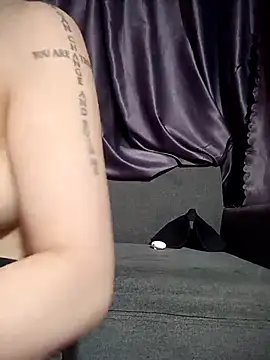 MiHeni online show from 04/18/26, 01:02