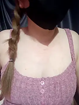 MiHeni online show from 04/17/26, 04:32