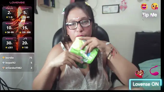 emy princesa online show from 11/10/25, 03:06