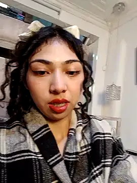 Snapshot of Emmaskinny chatting on 11/14/25, 12:53 Emmaskinny online show from 11/14/25, 12:53