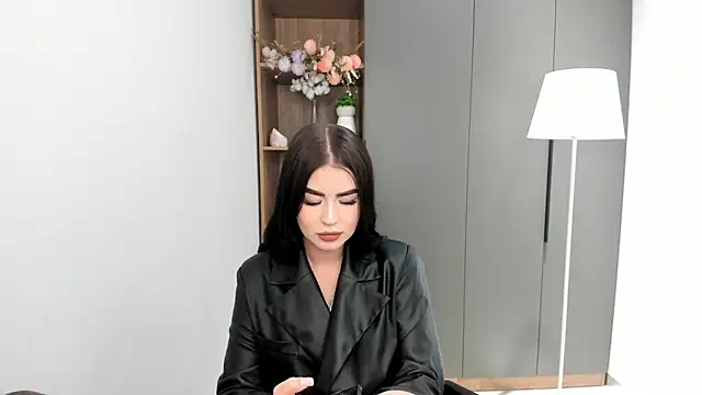 CoreenYorton online show from 11/12/25, 06:06