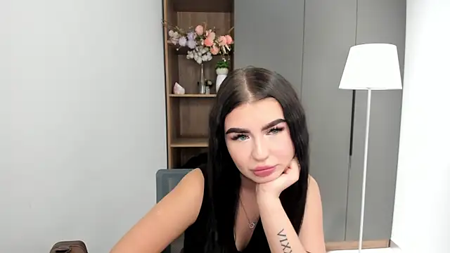 Snapshot of CoreenYorton chatting on 11/11/25, 06:08 CoreenYorton online show from 11/11/25, 06:08