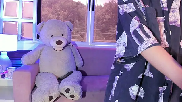 ReiAyanamy online show from 11/27/25, 07:58