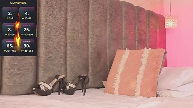 Tania Diaz  online show from 12/13/25, 08:04