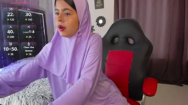 NaylaAbadi online show from 11/18/25, 12:30