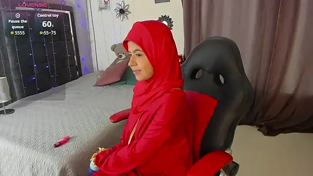 Snapshot of NaylaAbadi chatting on 11/17/25, 12:31 NaylaAbadi online show from 11/17/25, 12:31