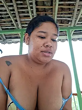 Snapshot of Sarahy- chatting on 05/02/26, 12:43 Sarahy- online show from 05/02/26, 12:43