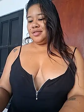 Snapshot of Sarahy- chatting on 05/30/26, 01:39 Sarahy- online show from 05/30/26, 01:39