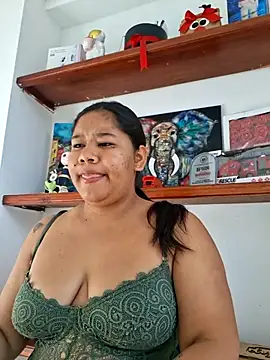 Snapshot of Sarahy- chatting on 07/16/26, 12:46 Sarahy- online show from 07/16/26, 12:46
