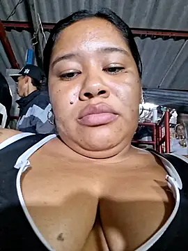 Snapshot of Sarahy- chatting on 02/16/26, 12:53 Sarahy- online show from 02/16/26, 12:53