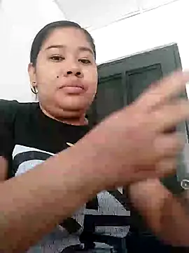 Sarahy- online show from 12/15/25, 01:06