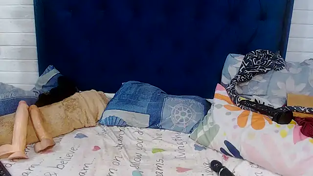 DarkCherryx online show from 02/11/26, 07:47