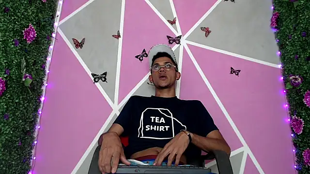 sexy  latin cum online show from 11/11/25, 12:11