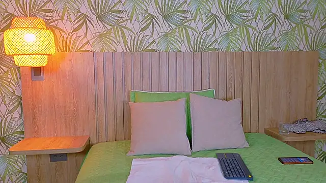 Scarleth Evans online show from 12/01/25, 07:15