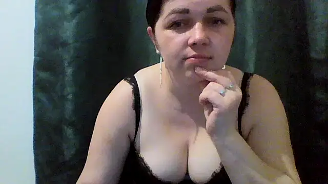 Vitalina282128 online show from 04/22/26, 06:47