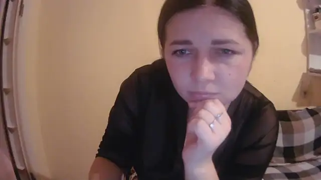 Vitalina282128 online show from 12/16/25, 04:00