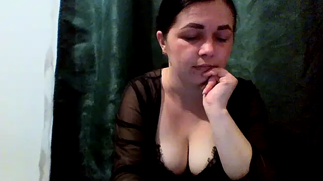 Vitalina282128 online show from 05/27/26, 06:04