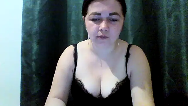 Vitalina282128 online show from 04/24/26, 08:55