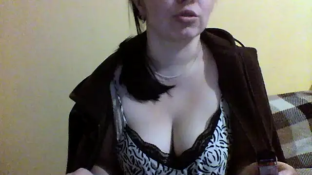 Vitalina282128 online show from 02/04/26, 11:00