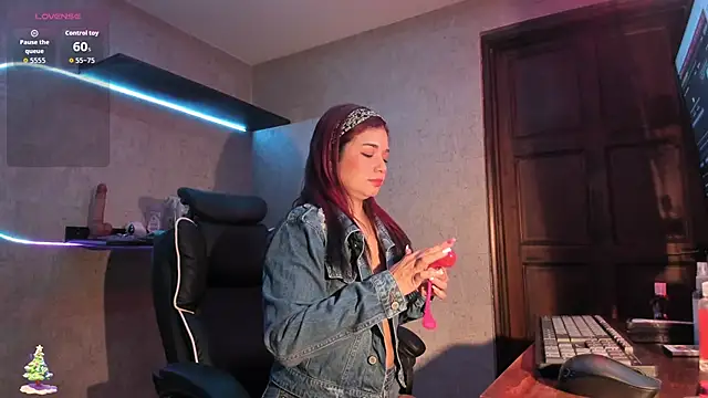 jesssie lee online show from 11/28/25, 10:32